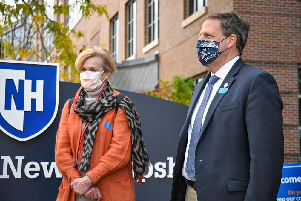 Deborah Birx and Governo Chris Sununu USNH